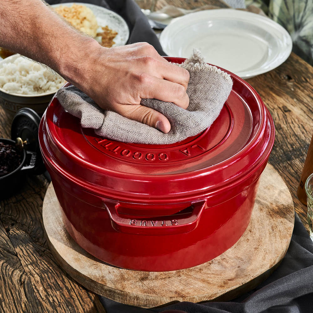 Cherry Red Cast Iron Round Cocotte - 28cm / 6.7L