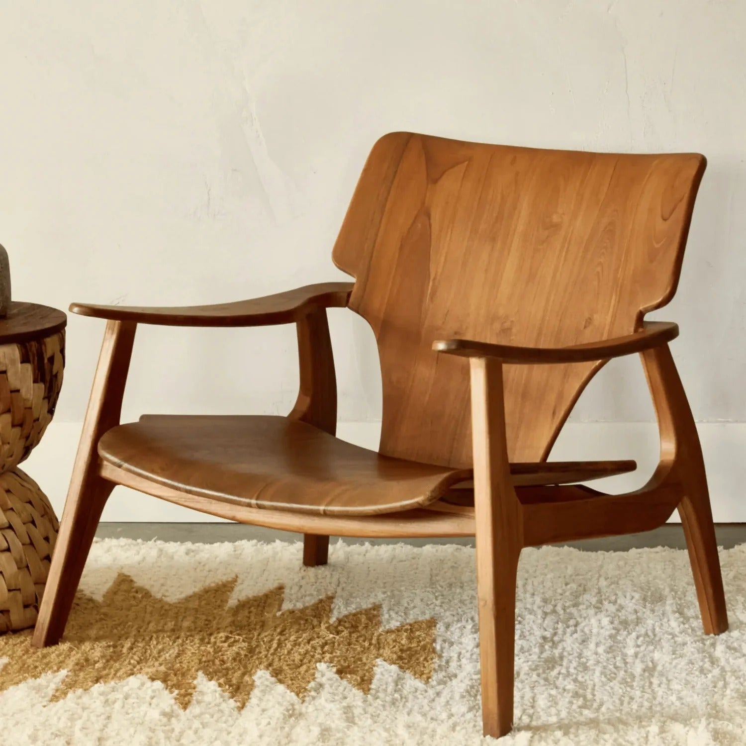 Nordik Lounge Chair in Solid Teak – Home Décor gift Montreal Villeray Urban Palate