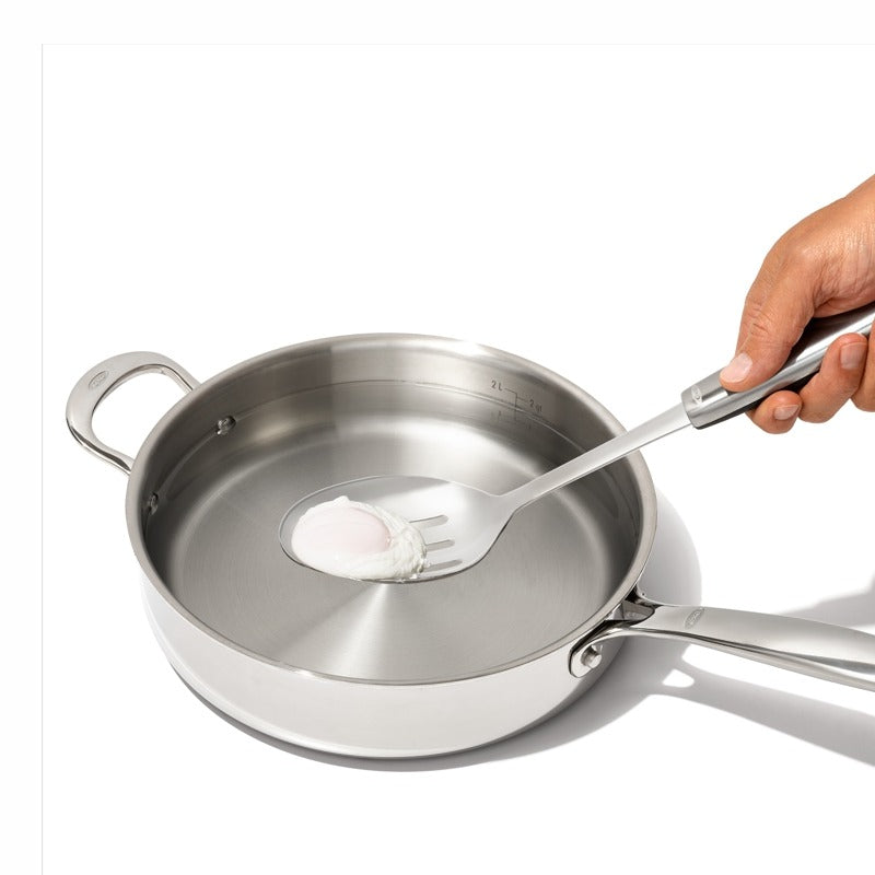 Cuchara de cocina ranurada de acero