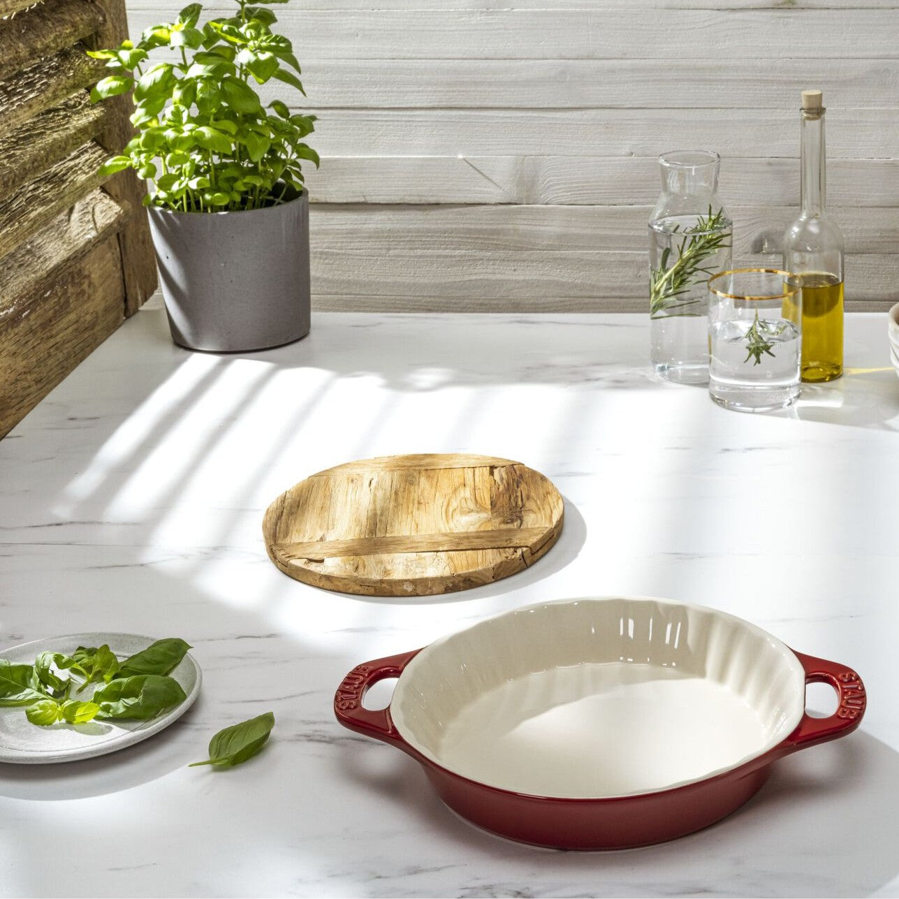 Cherry Red Ceramic Round Pie Dish 24cm