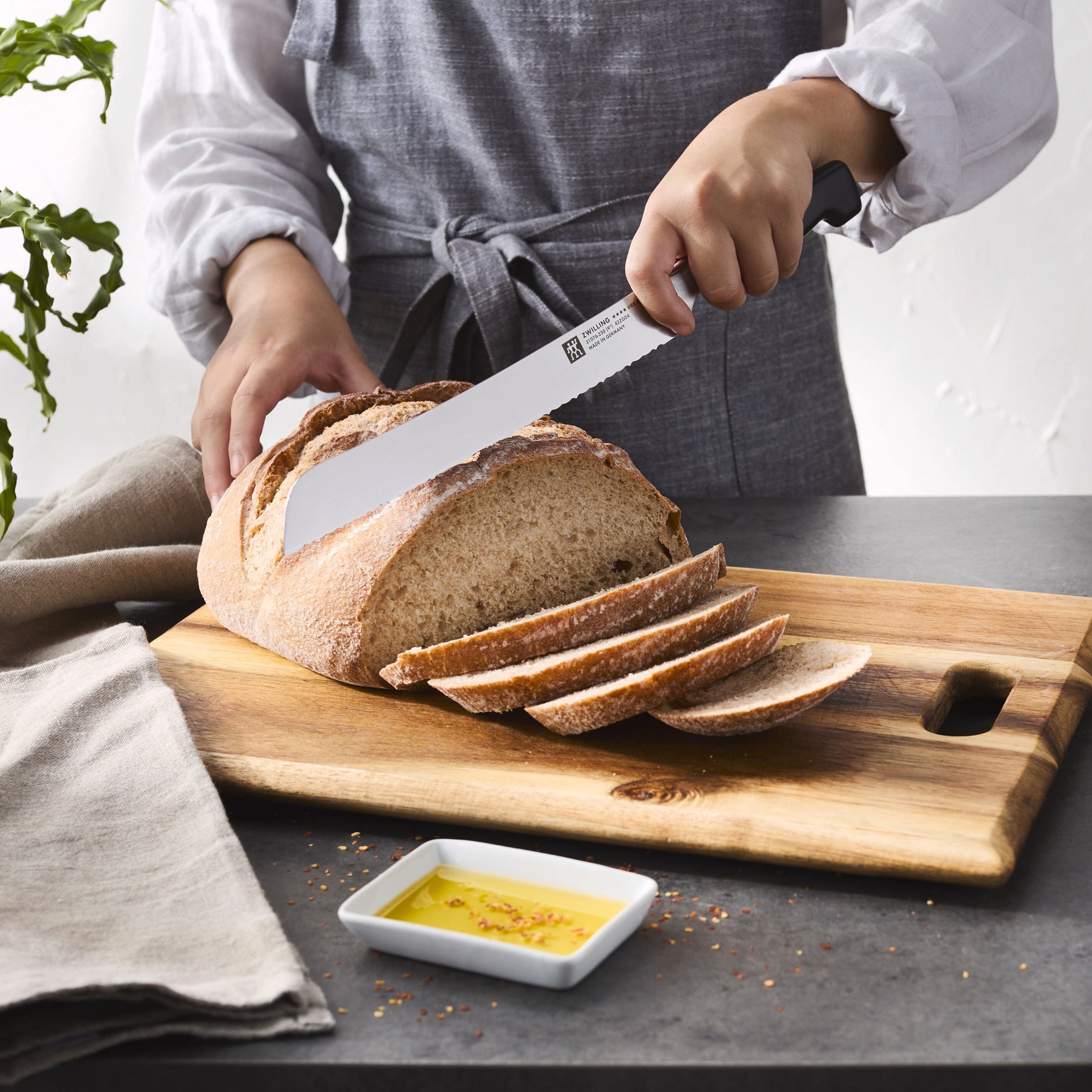 Four Star 9" Bread Knife
